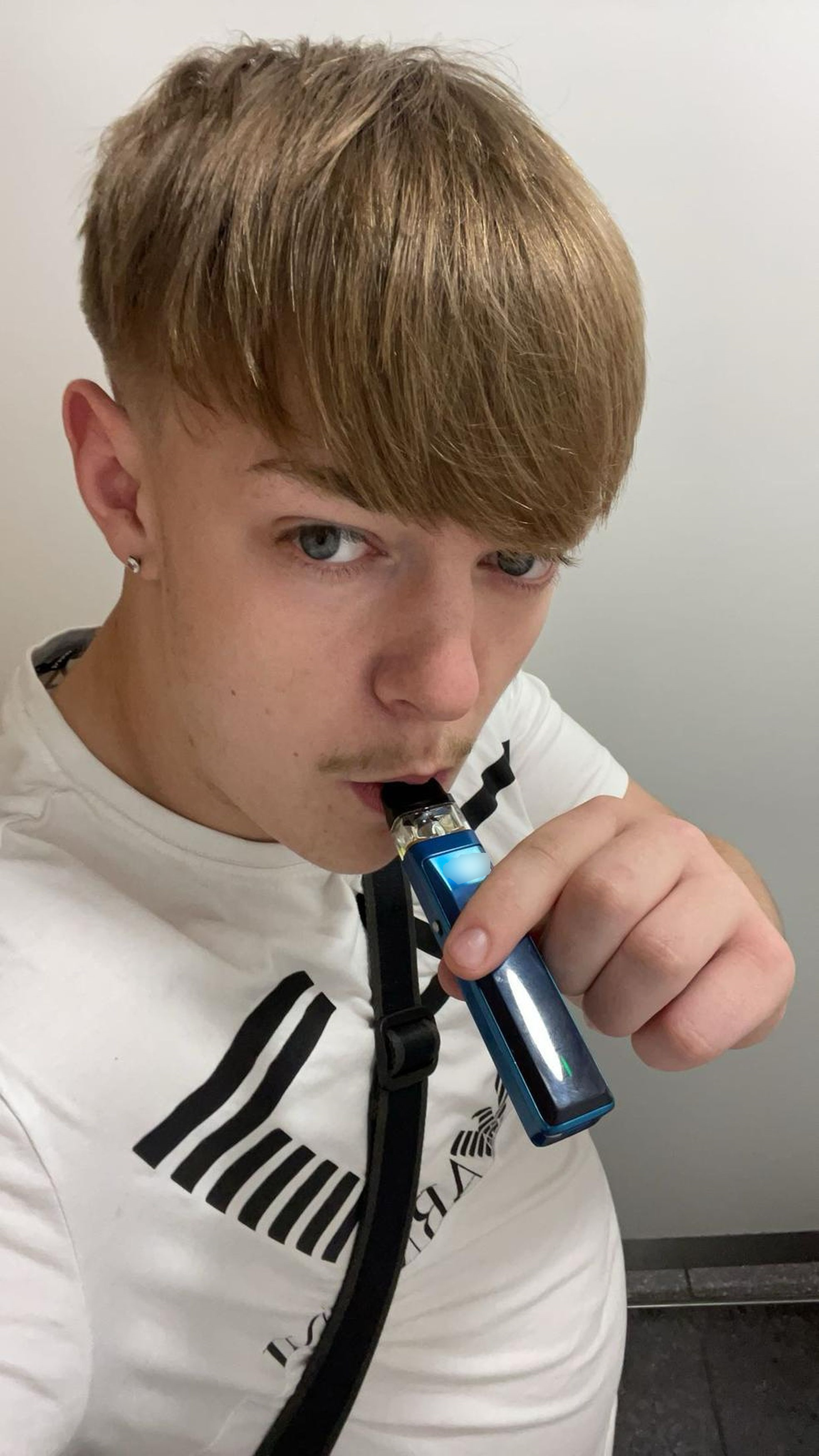 elfbar elfa master akku Jayden Richardson, a 17-year-old, was on vacation in Turkey when, on the  last day with his family, he started coughing repeatedly until he felt a  