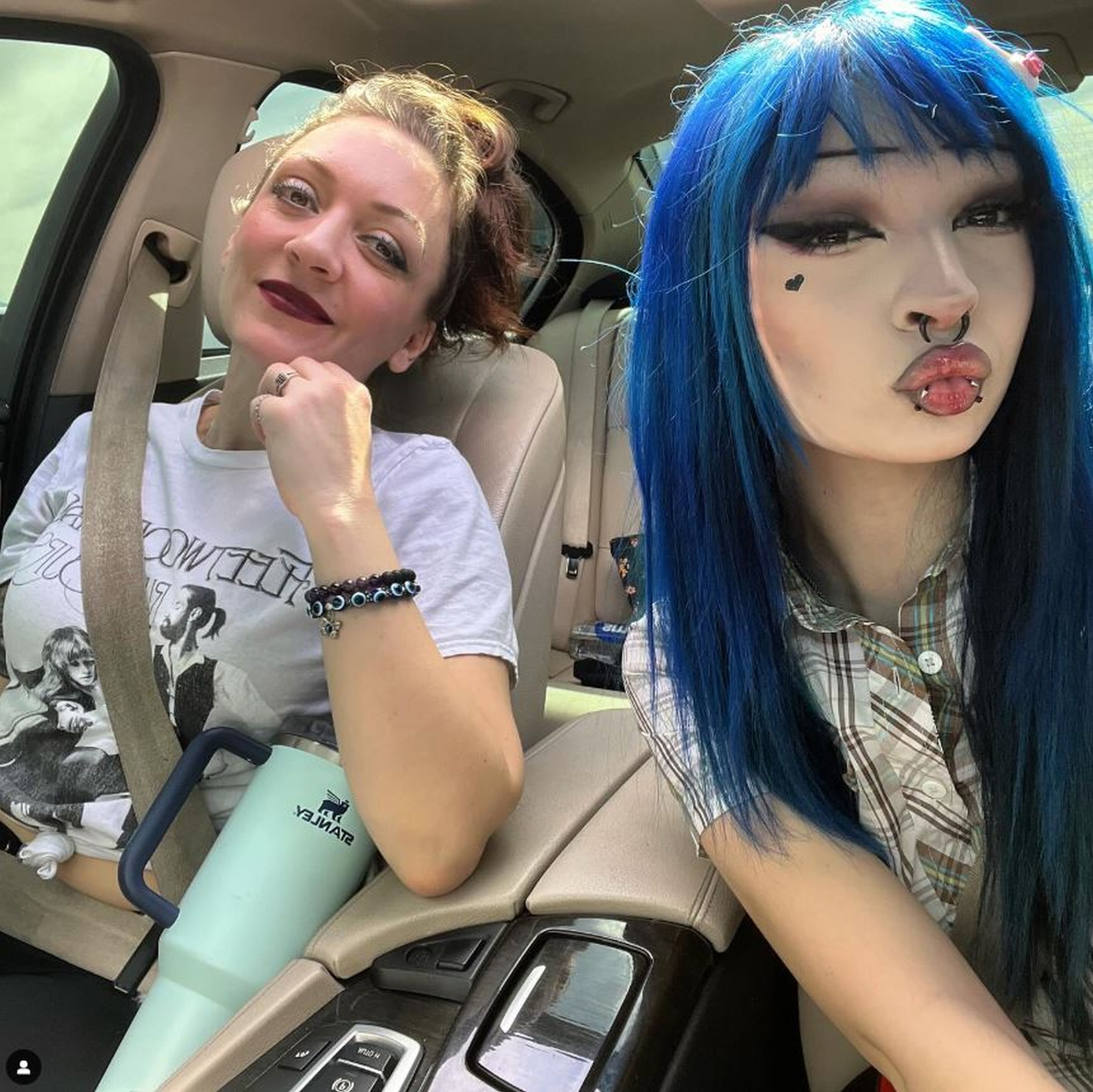 Teen who began vaping to impress boyfriend left 'hours from death' with litre of liquid in lung Teen who began vaping to impress boyfriend left 'hours from death' with litre of liquid in lung