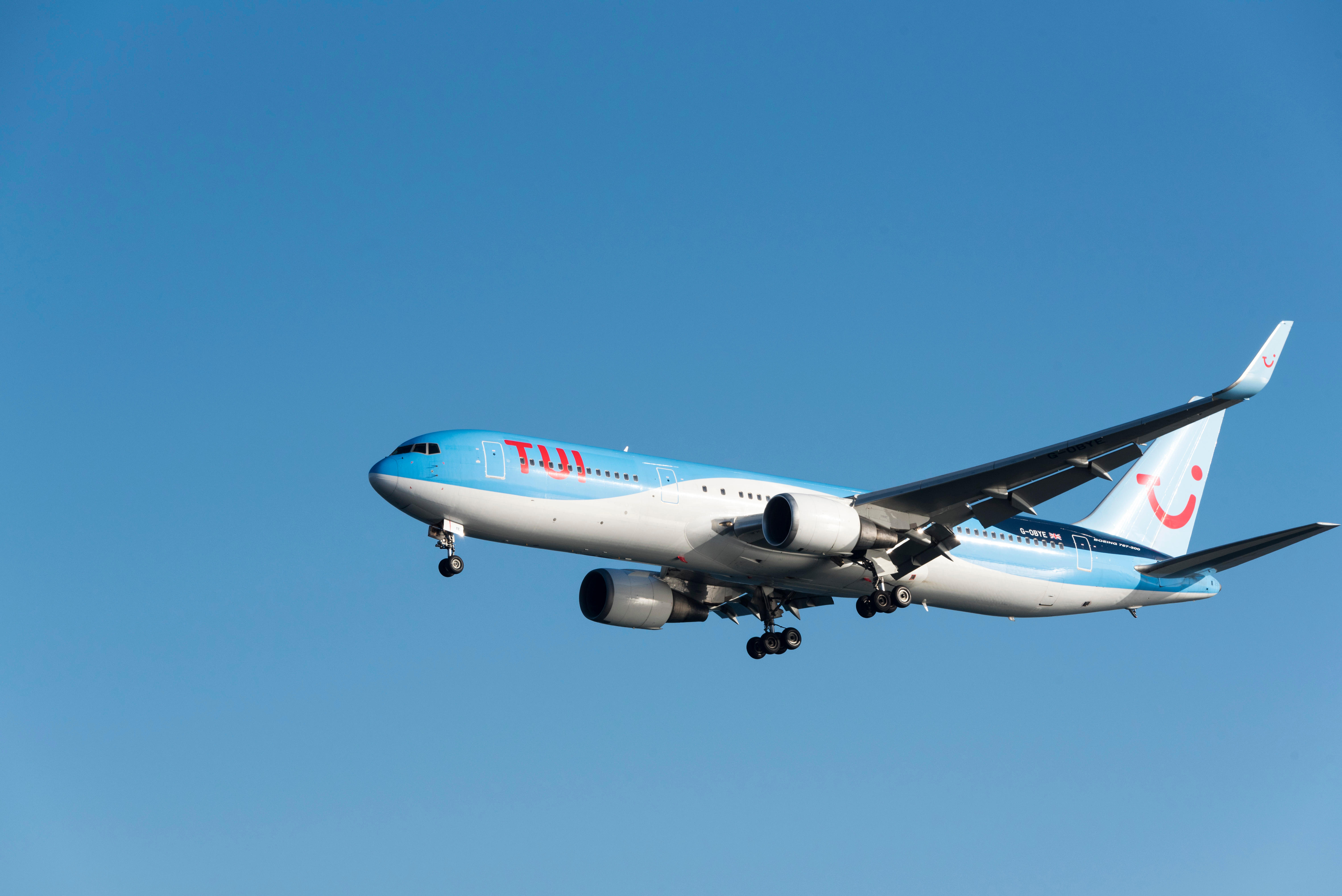 plane passengers warned that pilots are out of practice after serious incident plane passengers warned that pilots are out of practice after serious incident