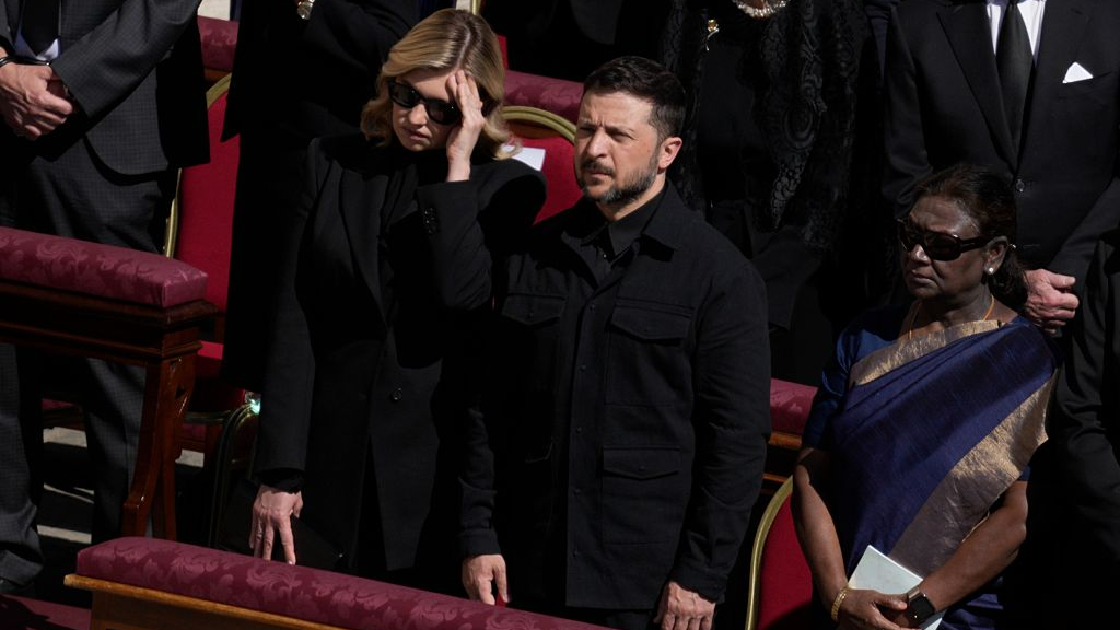 sachin and babi light blue dress Zelensky announces his readiness to continue the war  Balkanweb.com