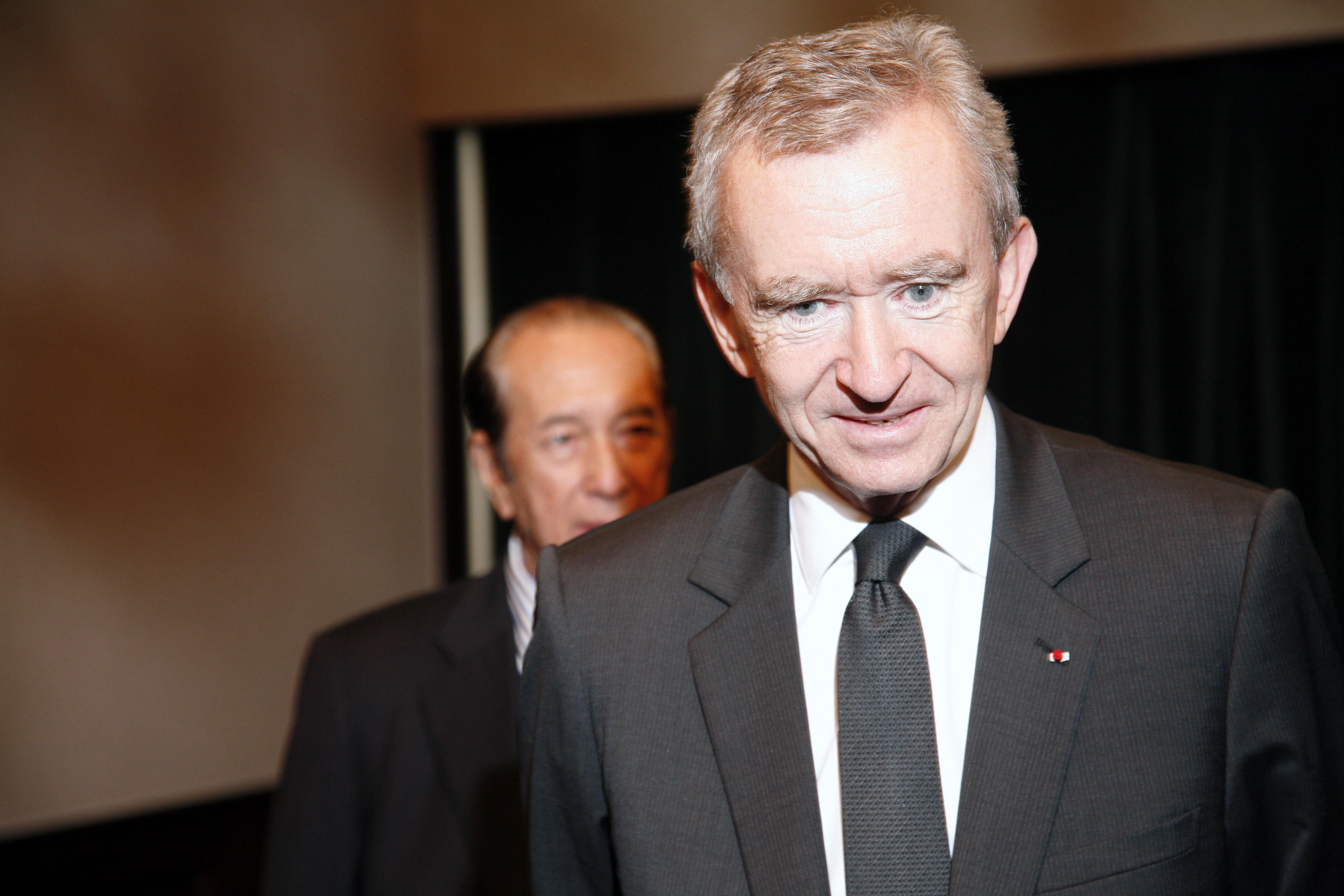 Bernard Arnault Briefly Passes Elon Musk as Richest Person