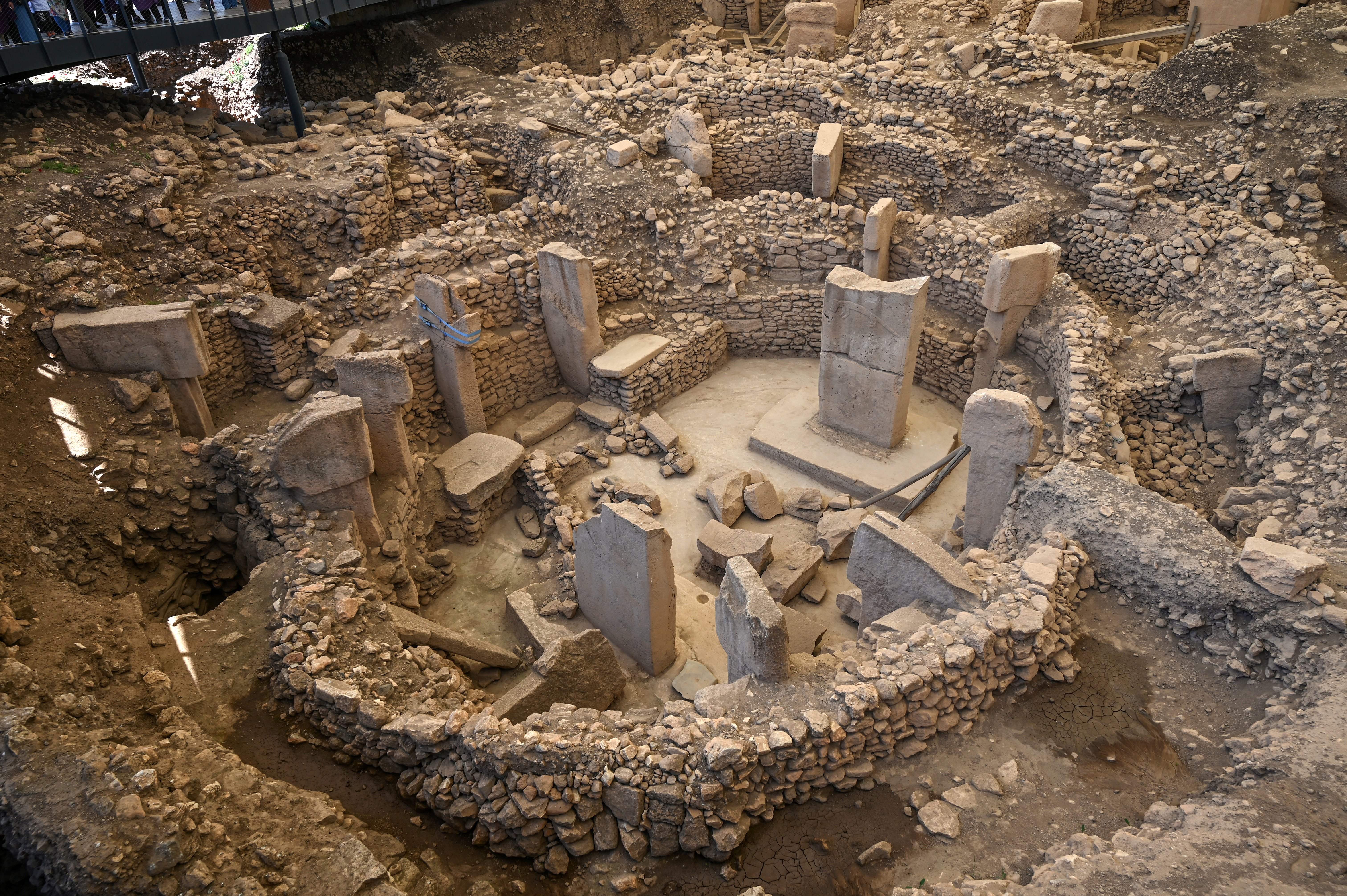 Ancient structure more than 6,000 years older than Stonehenge will 'rewrite  history' after insane discoveries