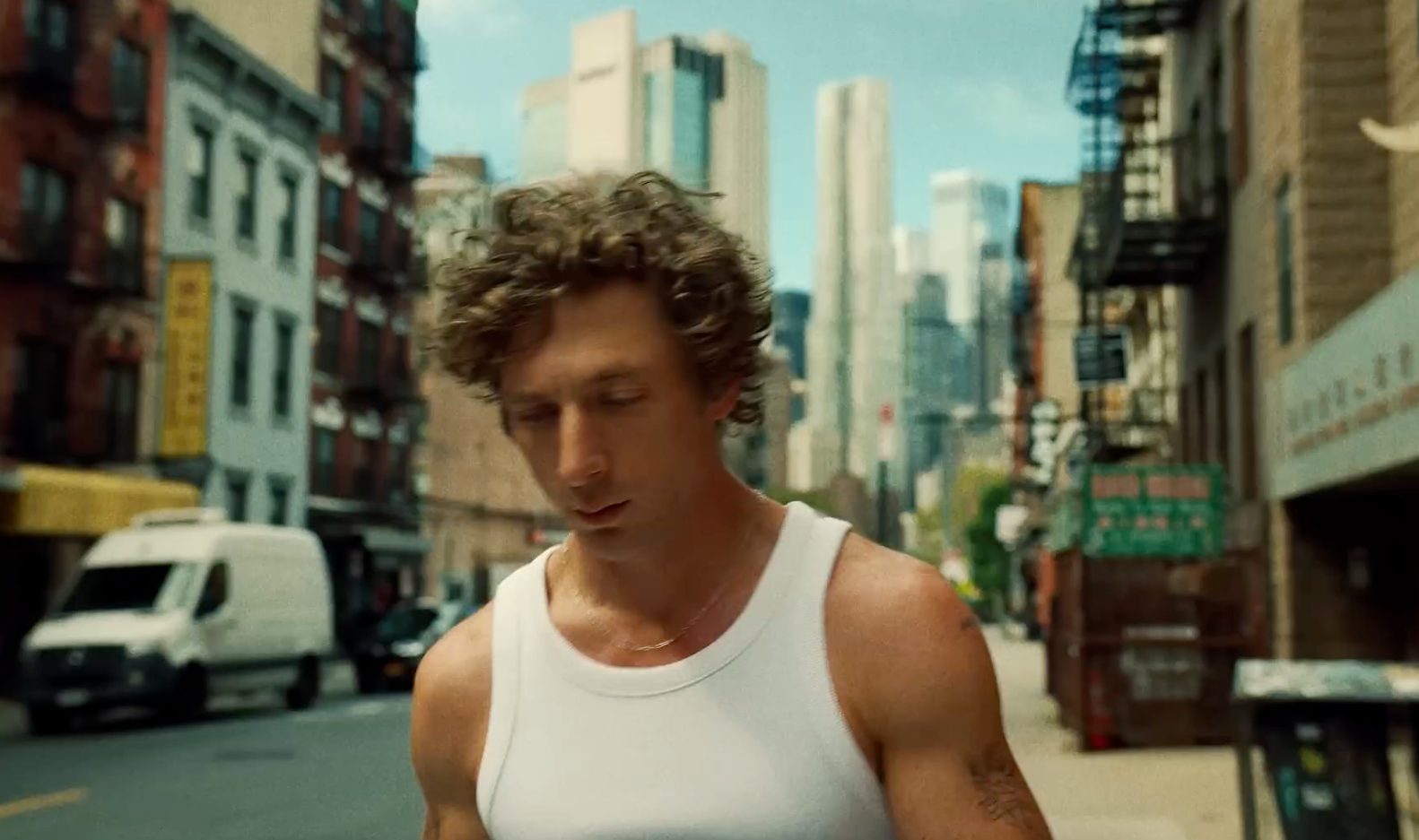 Jeremy Allen White fans confused as he's spotted 'missing a belly