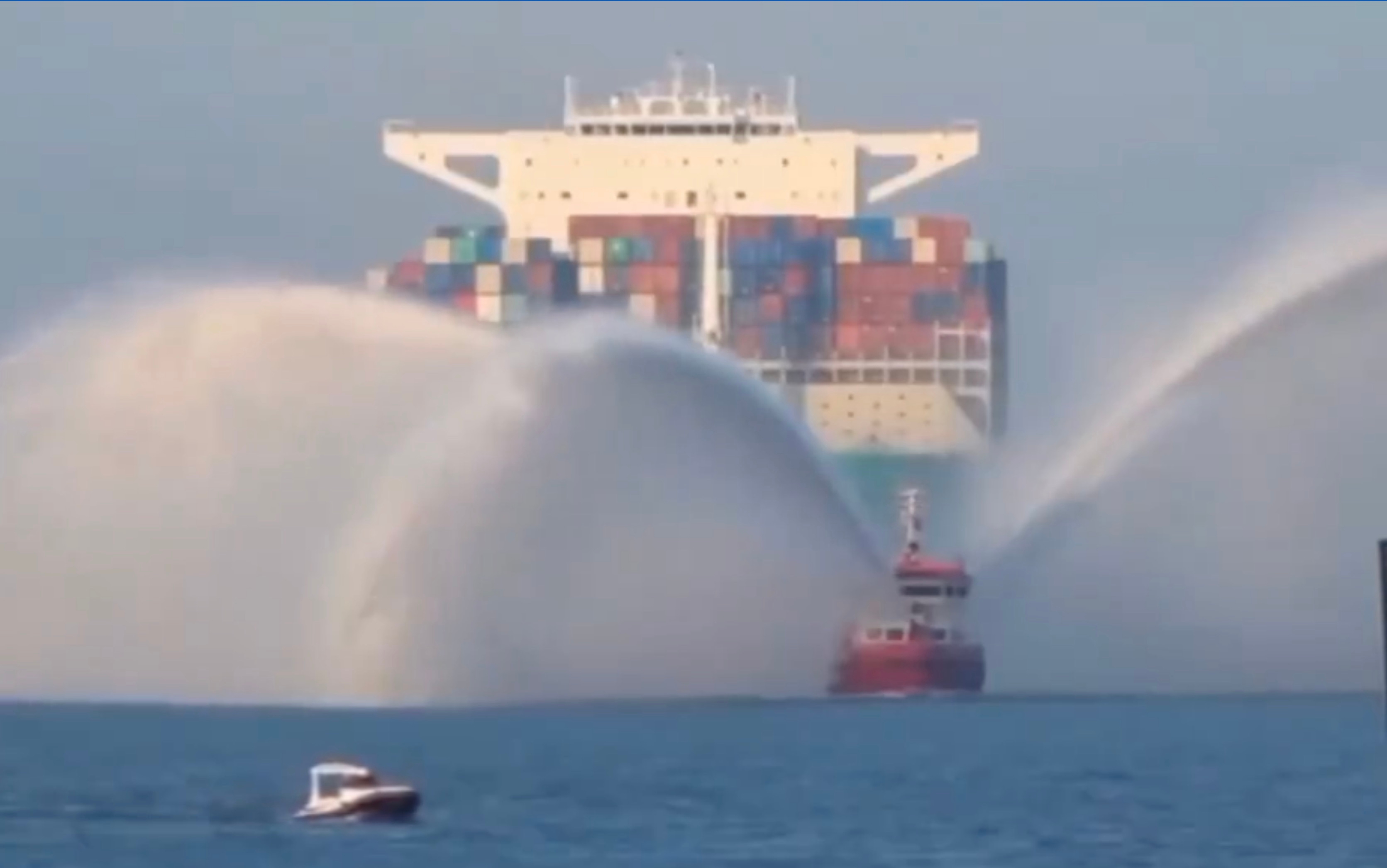 People only just realise why tug boats spray water into the air 