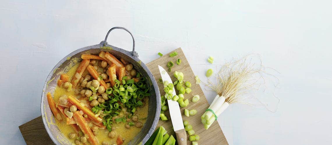 Rezept für eine gesunde und ausgewogene Ernährung bei Schuppenflechte: Kichererbsen-Möhren-Curry Kichererbsen-Möhren-Curry