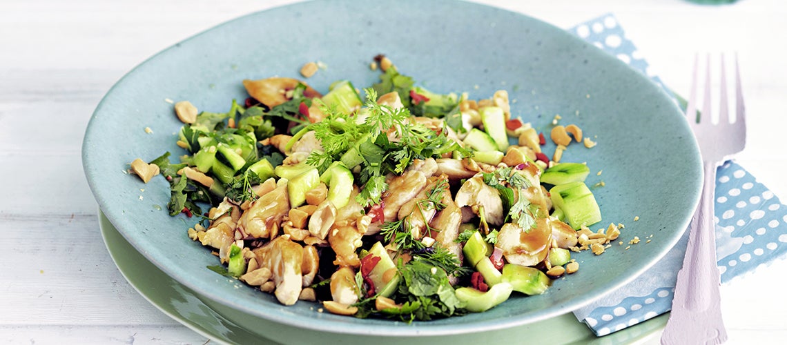Ernährung Schuppenflechte: Hähnchensalat mit Thai-Dressing
