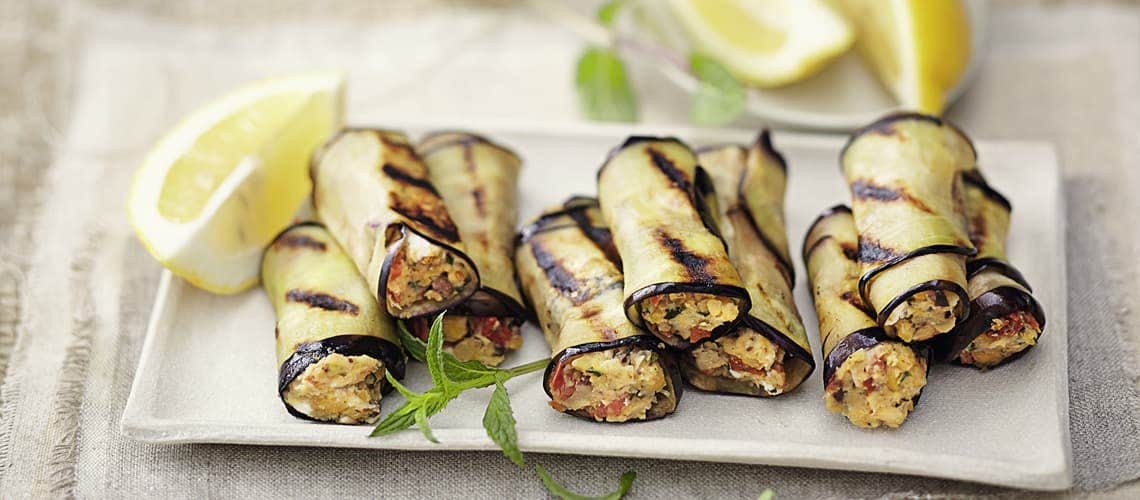Rezept für eine entzündungshemmende Ernährung bei Schuppenflechte (Psoriasis): Auberginenröllchen Auberginenröllchen