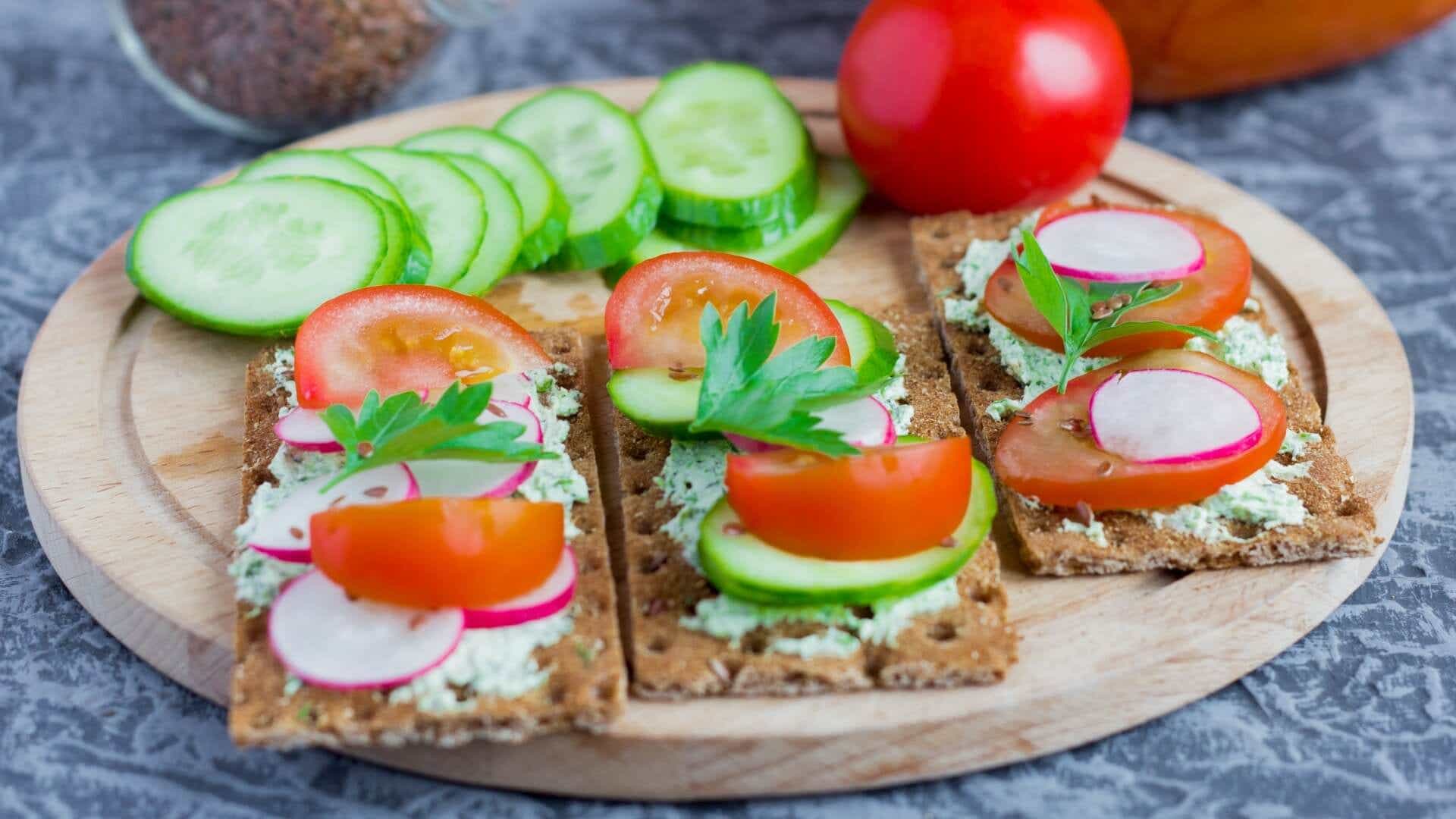 Psoriasis Tipps für Abendessen - Brot mit Tomaten und Gurken