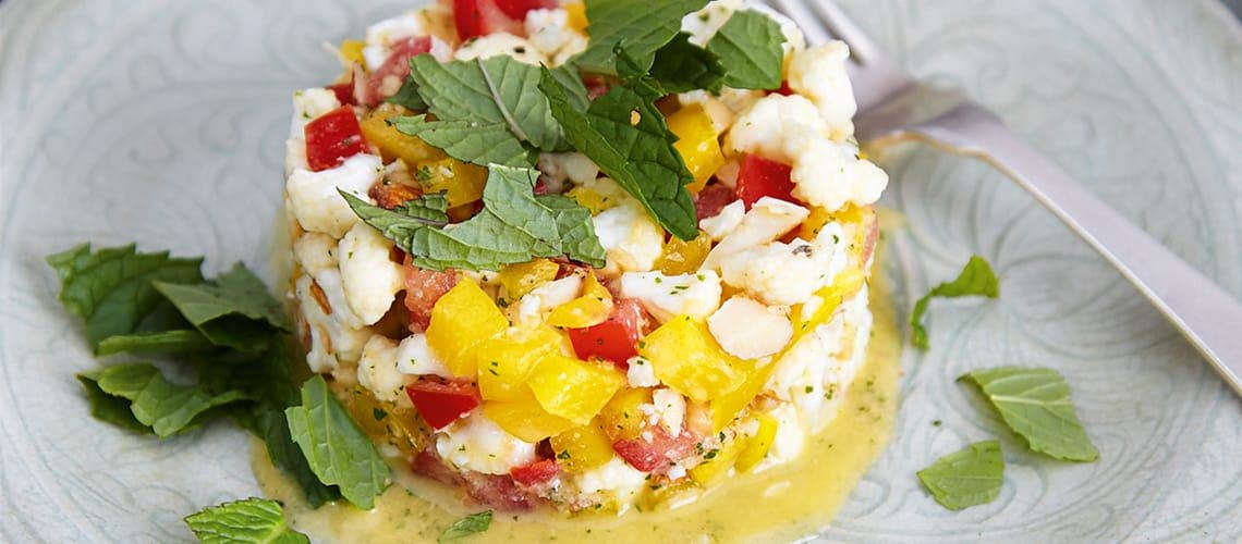 Rezept für eine entzündungshemmende Ernährung bei Schuppenflechte (Psoriasis): Blumenkohlröschen mit Bunten Würfeln Blumenkohlröschen mit Bunten Würfeln