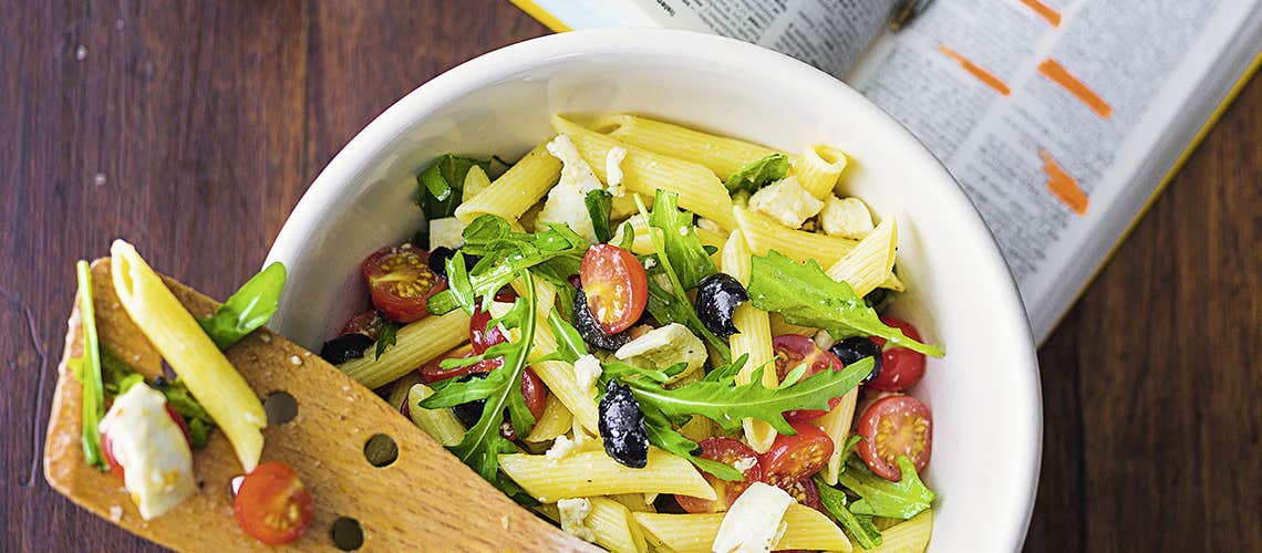 Rezept für ein vitales und gesundes Leben: Papaya-Paprika-Salat mit Krabben und Kräuter-Limetten-Dressing Nudelsalat mit Rucola