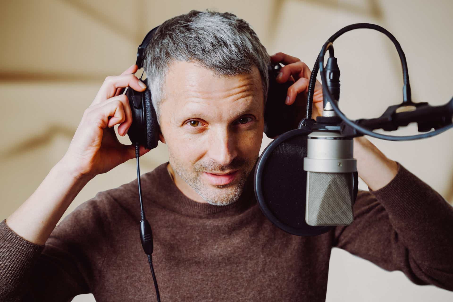 Lars Schmidtke, Moderator des Podcasts "Mein Krebsratgeber zum Hören"