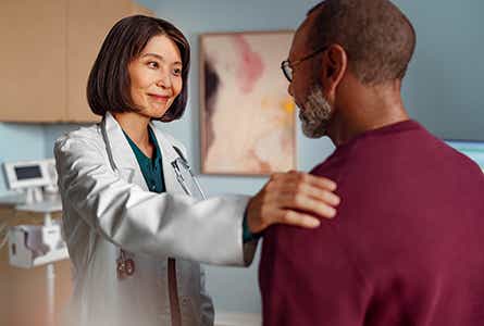 Lungenhochdruck Check-up: Ärztin im Gespräch mit Patientin Lungenhochdruck Check-up: Ärztin im Gespräch mit Patientin