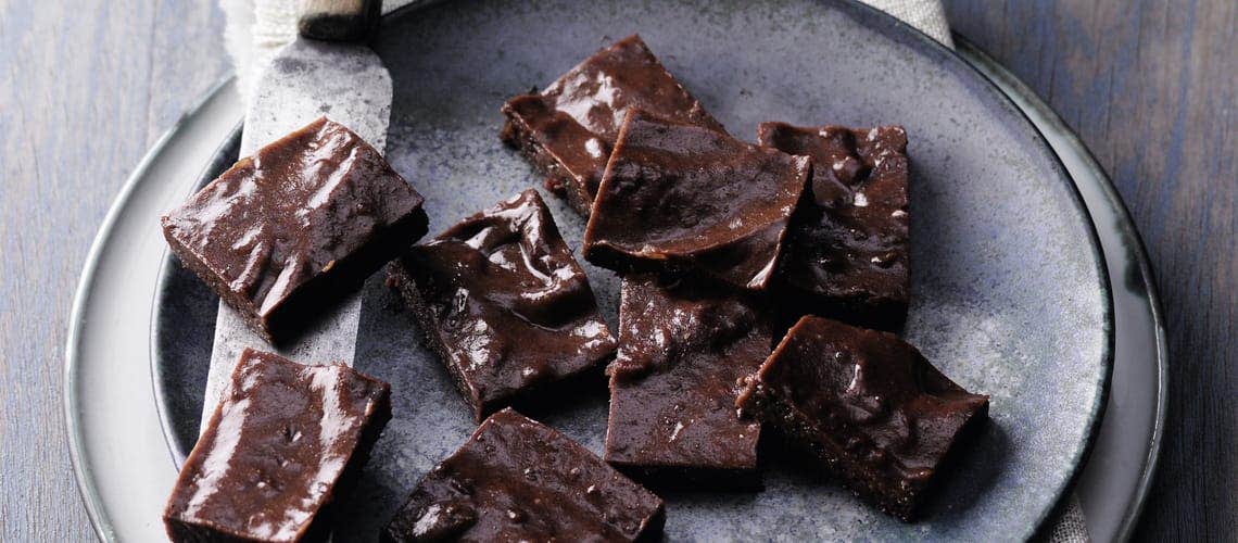 Gesunde Ernährung und Rezepte bei Schuppenflechte (Psoriasis) - Schoko-Fudge mit Banane und Kokosöl Schoko-Fudge mit Banane und Kokosöl