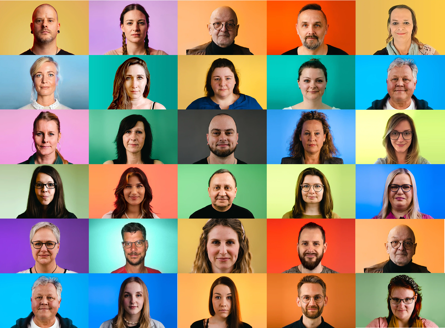 Collage vieler Portraits von unterschiedlichen Menschen