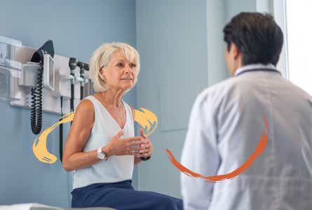 körperlichen Untersuchung Lungenhochdruck. Belastung der Herzkanmmern: Arzt im Gespräch mit Patientin