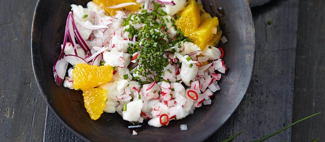 Rezept für eine entzündungshemmende Ernährung bei Schuppenflechte (Psoriasis): Dorsch-Ceviche mit Radieschen Dorsch-Ceviche mit Radieschen
