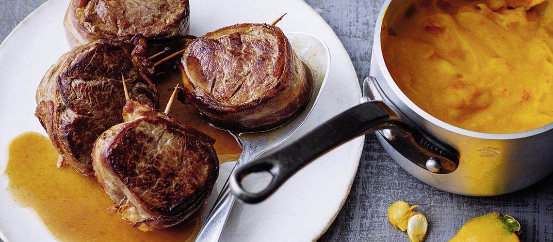Rezept für eine gesunde und ausgewogene Ernährung bei Schuppenflechte: Kalbsmedaillons auf Kürbispüree Kalbsmedaillons auf Kürbispüree
