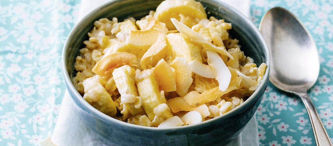 Leckeres und gesundes Rezept bei Schuppenflechte: Naturreis-Porridge mit Banane Naturreis-Porridge mit Banane