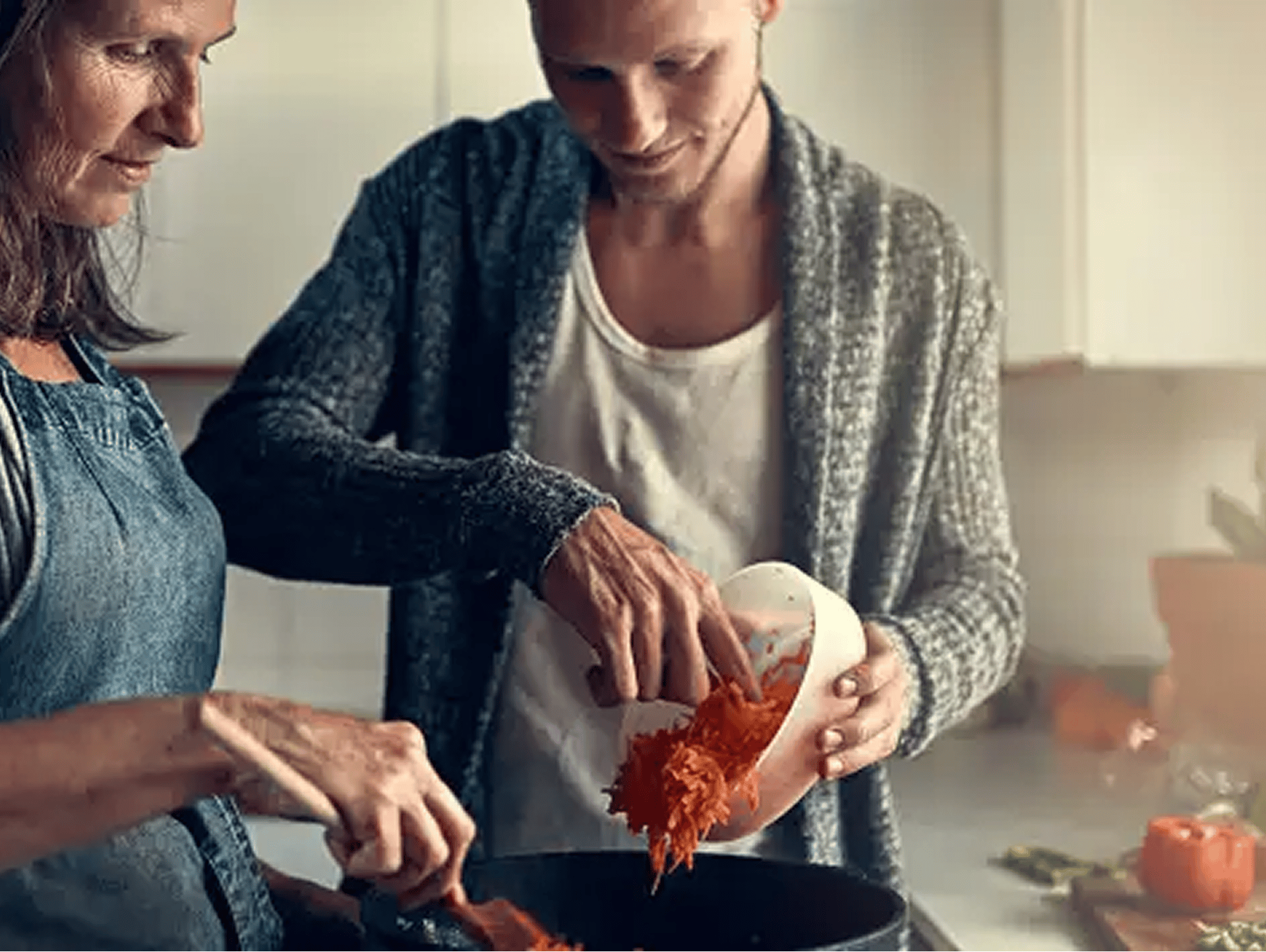 Psoriasis Betroffene kochen zusammen Psoriasis Betroffene kochen zusammen