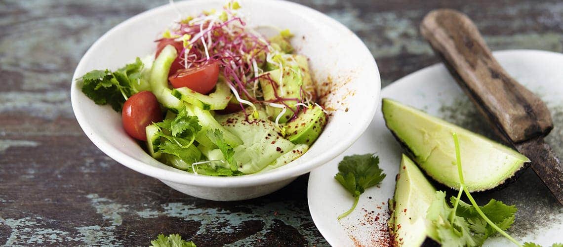 Entzündungshemmendes Rezept bei Schuppenflechte: Scharfer Avocado-Chili-Joghurt Scharfer Avocado-Chili-Joghurt