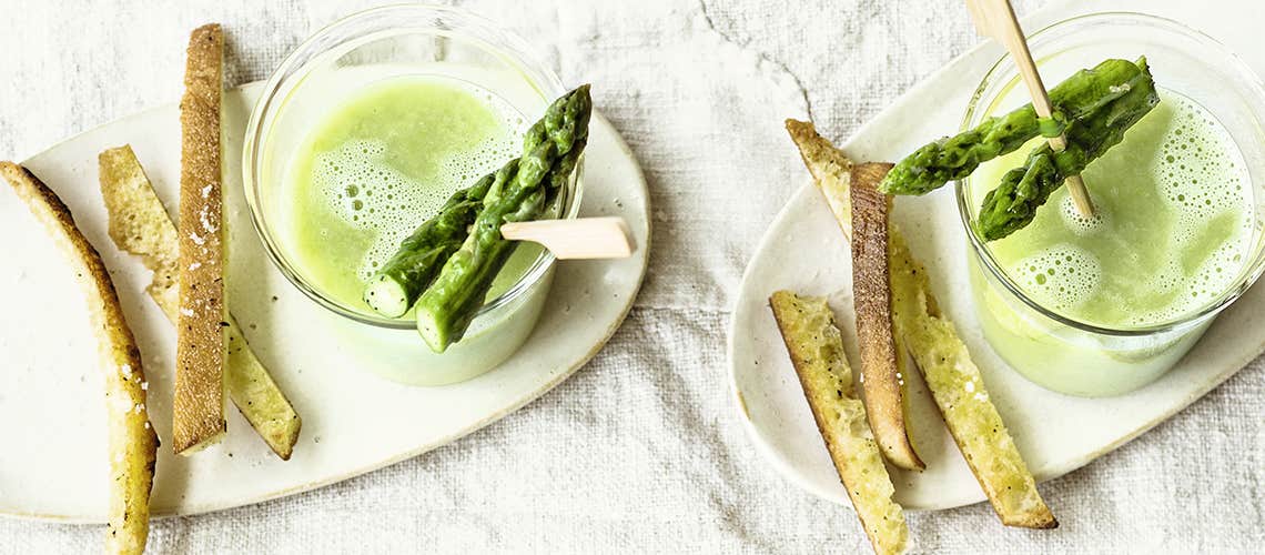 Rezept für eine gesunde und ausgewogene Ernährung bei Schuppenflechte: Grünes Spargel-Gazpacho Grüne Spargel-Gazpacho