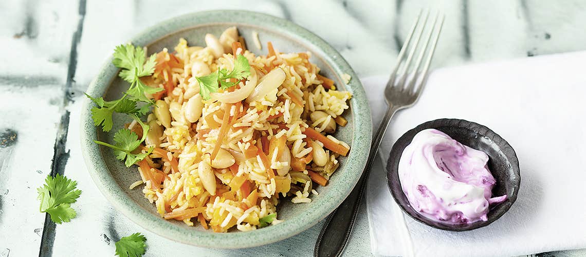 Entzündungshemmendes Rezept bei Schuppenflechte: Safranreis mit Rote-Bete-Dip Safranreis mit Rote-Bete-Dip