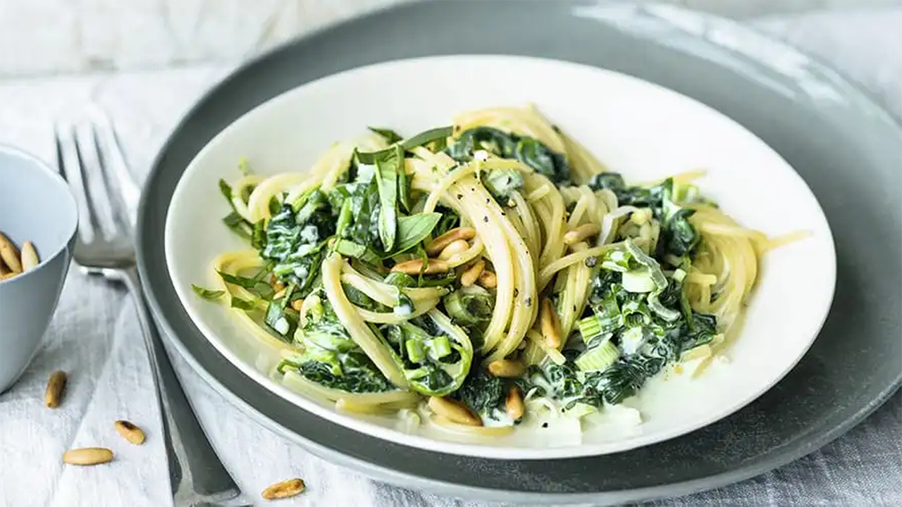 Gesunde Ernährung bei Schuppenflechte - Rezept: Spaghetti Spaghetti con spinaci e gorgonzola