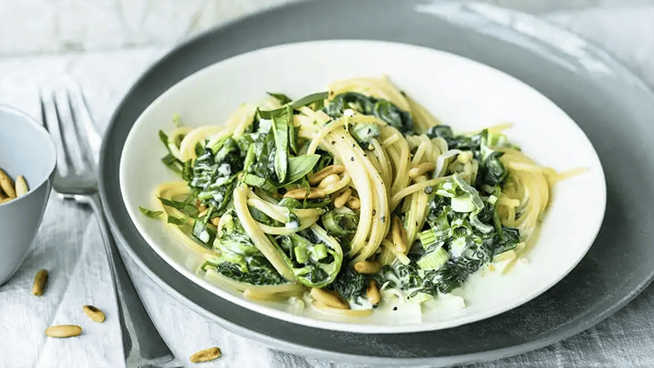 Gesunde Ernährung bei Schuppenflechte - Rezept: Spaghetti Spaghetti con spinaci e gorgonzola