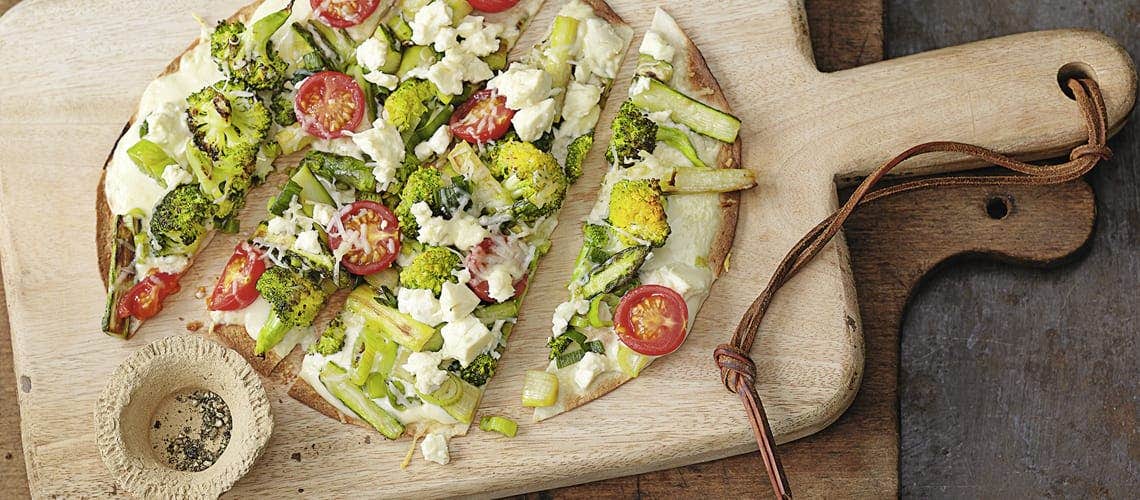 Gesunde Ernährung bei Schuppenflechte - Rezept: Tortilla-Pizza mit Spargel Tortilla-Pizza mit Spargel