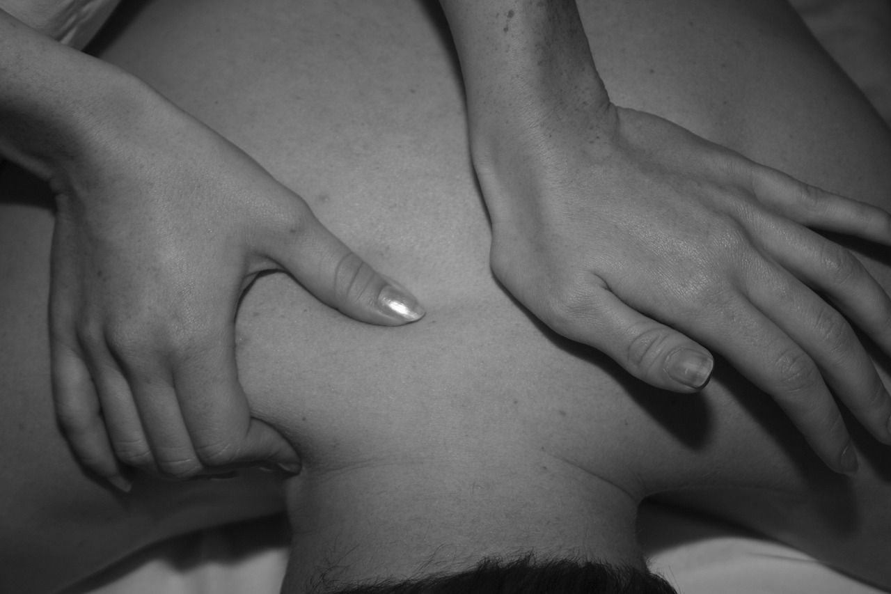 3 Ways to Find Upper Back Pain Relief