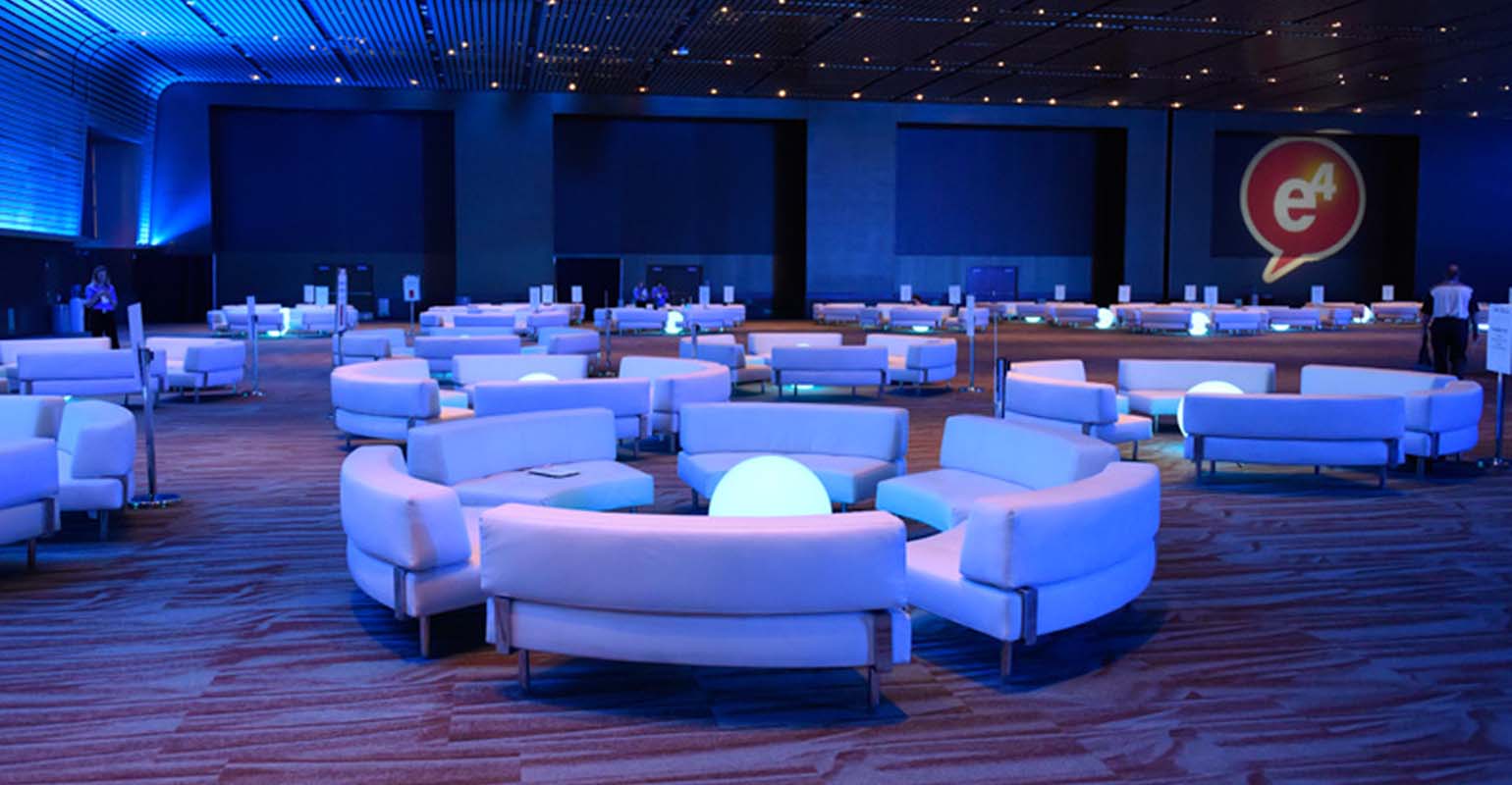 Transform Corporate Meetings with Comfort and Design!