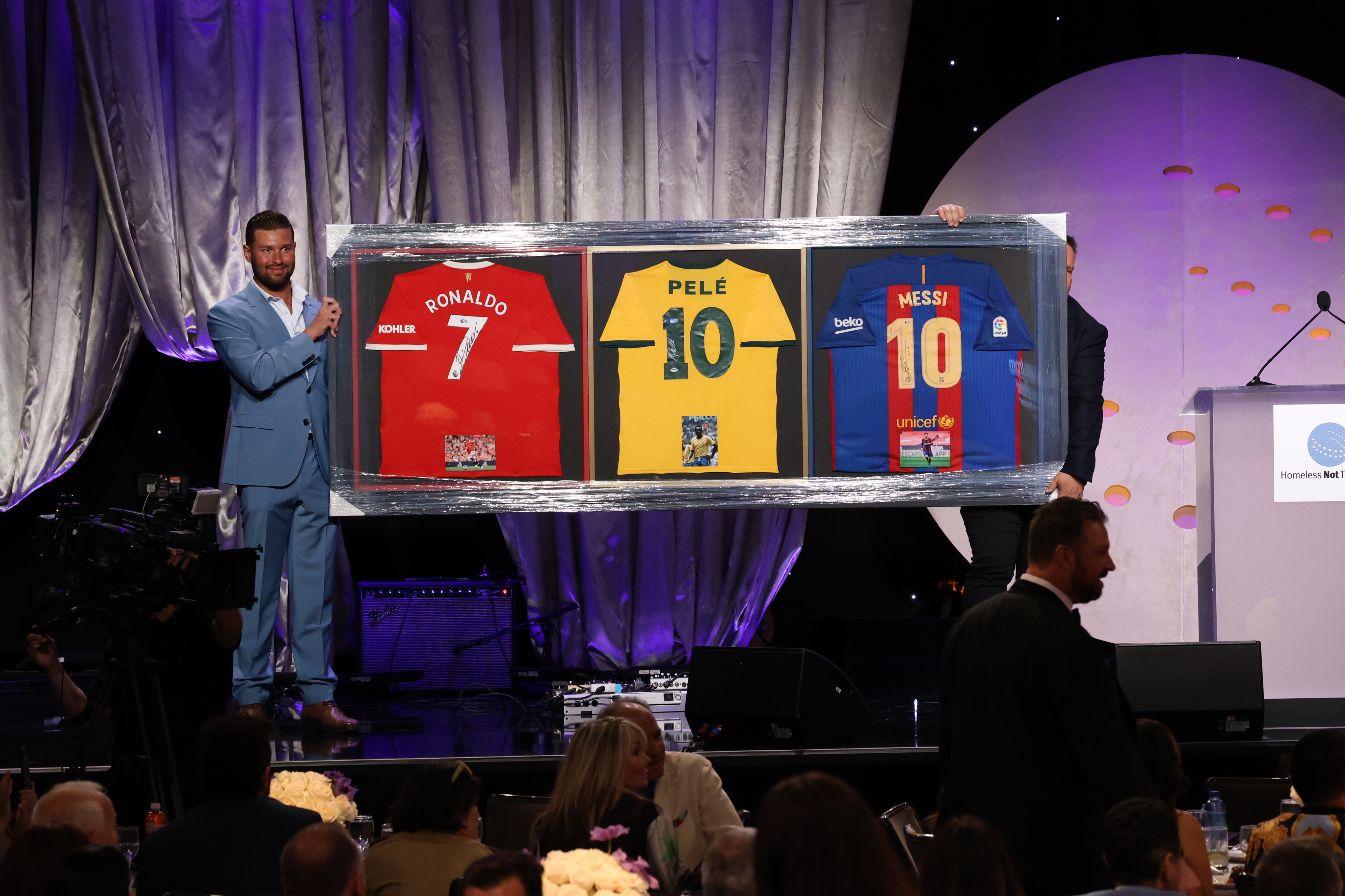 Homeless Not Toothless Hollywood Gala Gathers Celebs for Charity