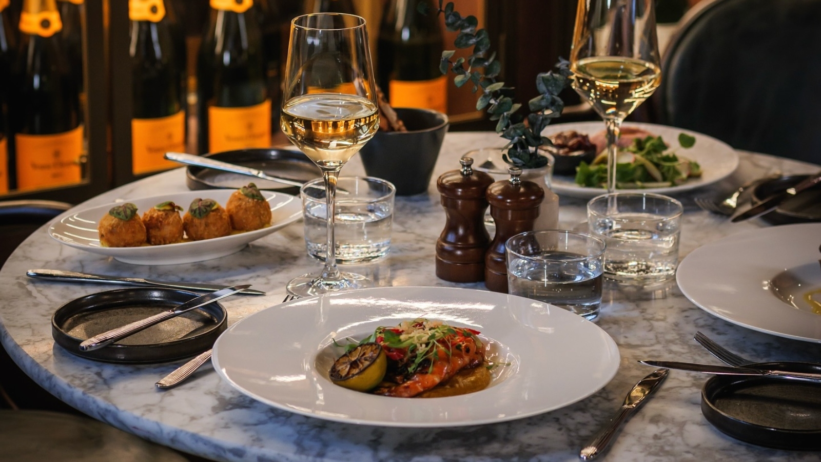 Aura Brasserie & Bar