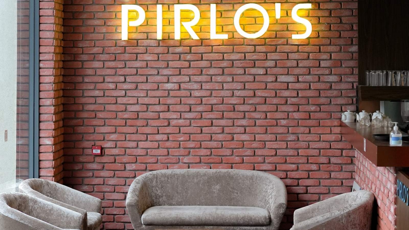 Pirlos Dessert Lounge