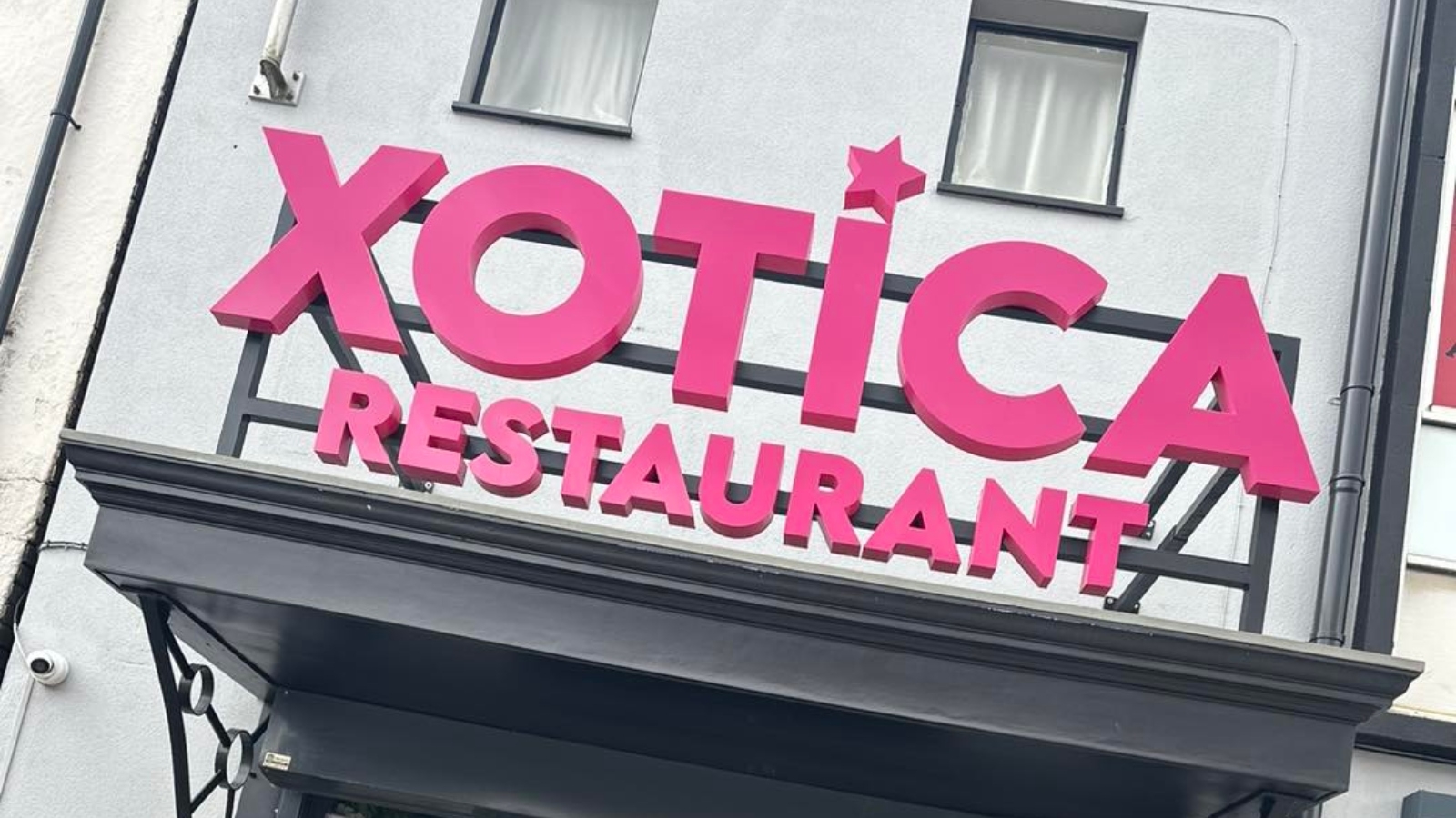 Xotica Restaurant Ext 001