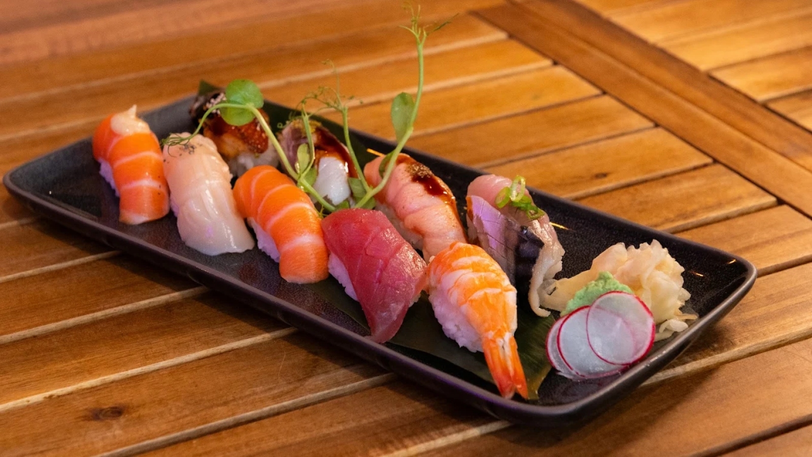 Hakaku Sushi