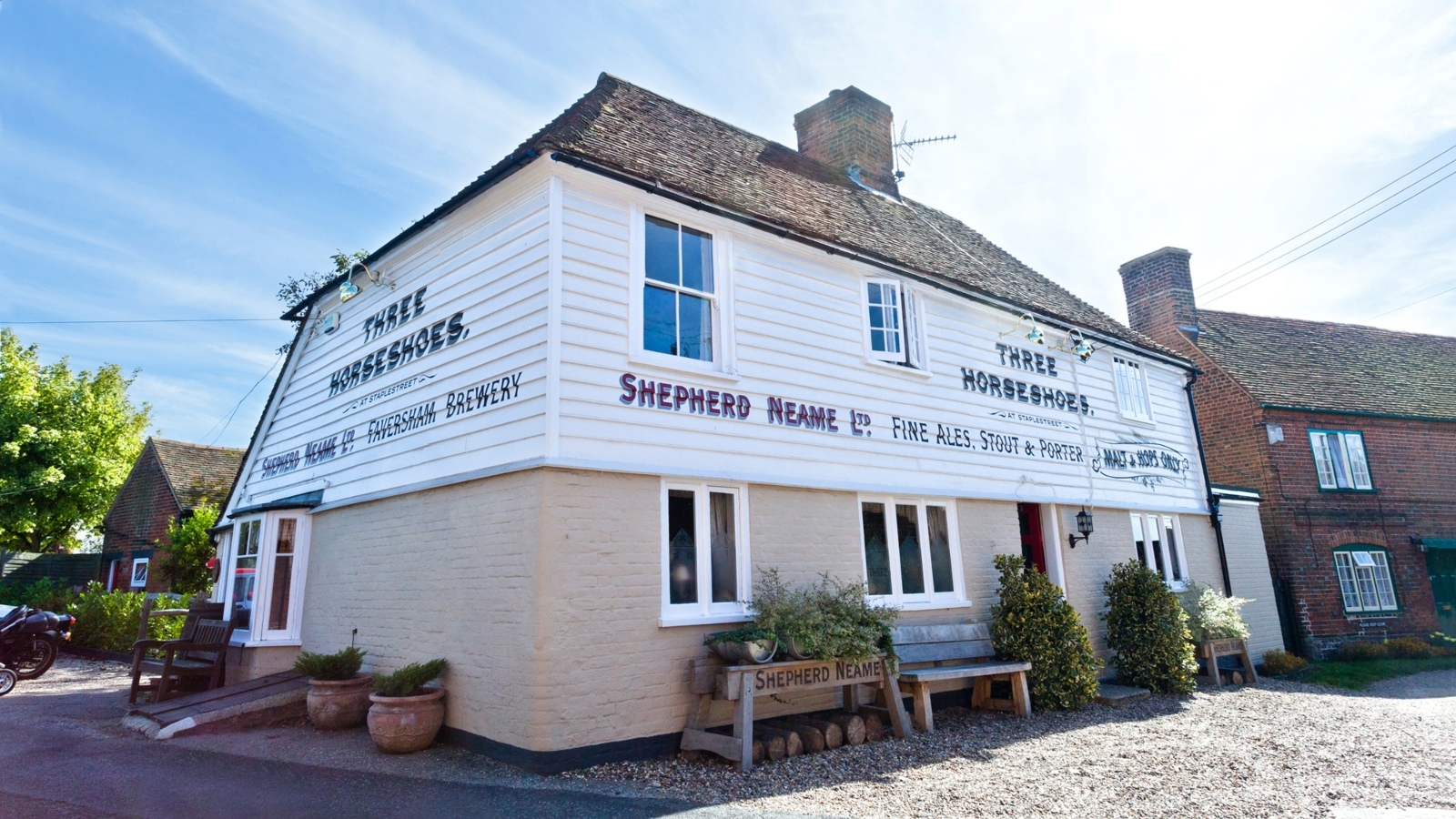 Three Horseshoes