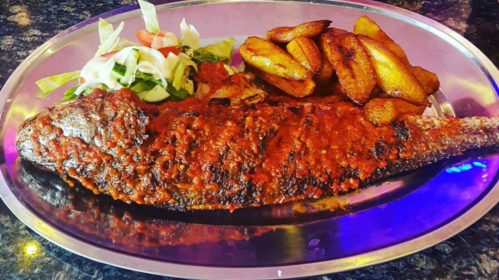 D'luxx Restaurant & Bar