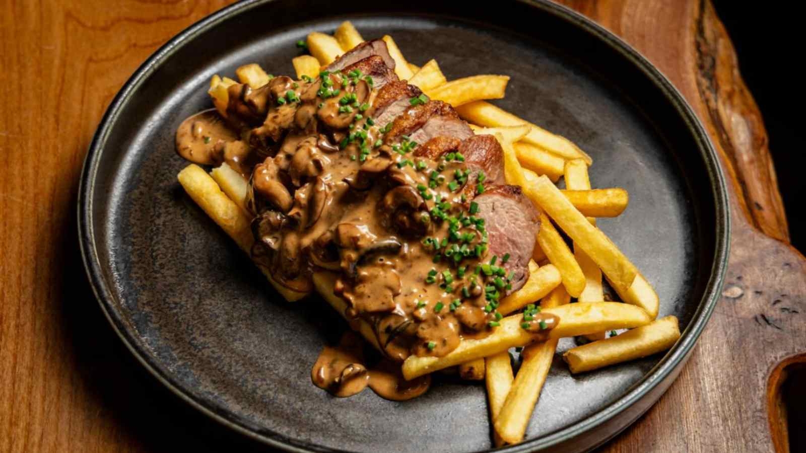 Restaurant At 210 Bistro