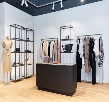 Landquart Fashion Outlet Max Mara Outlet Store with seasonal Products