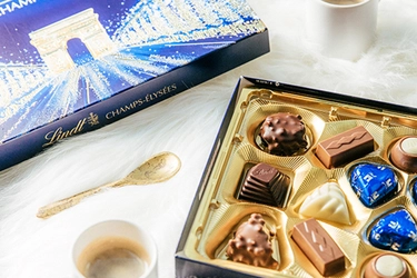 Lindt promotional chocolate: corporate gift Champs-Elysée 