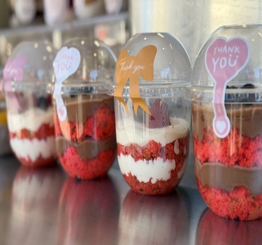 Different tastes and colours of Bubu Jars from Sweet Power Break at Landquart Fashion Outlet. 