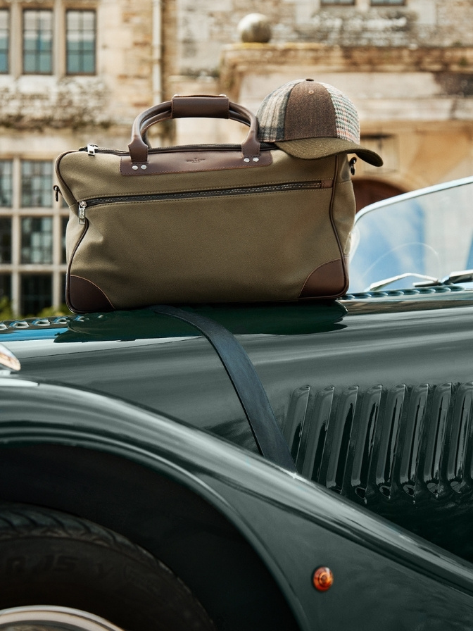 Hackett London | Freeport Lisboa Fashion Outlet | Freeport Lisboa