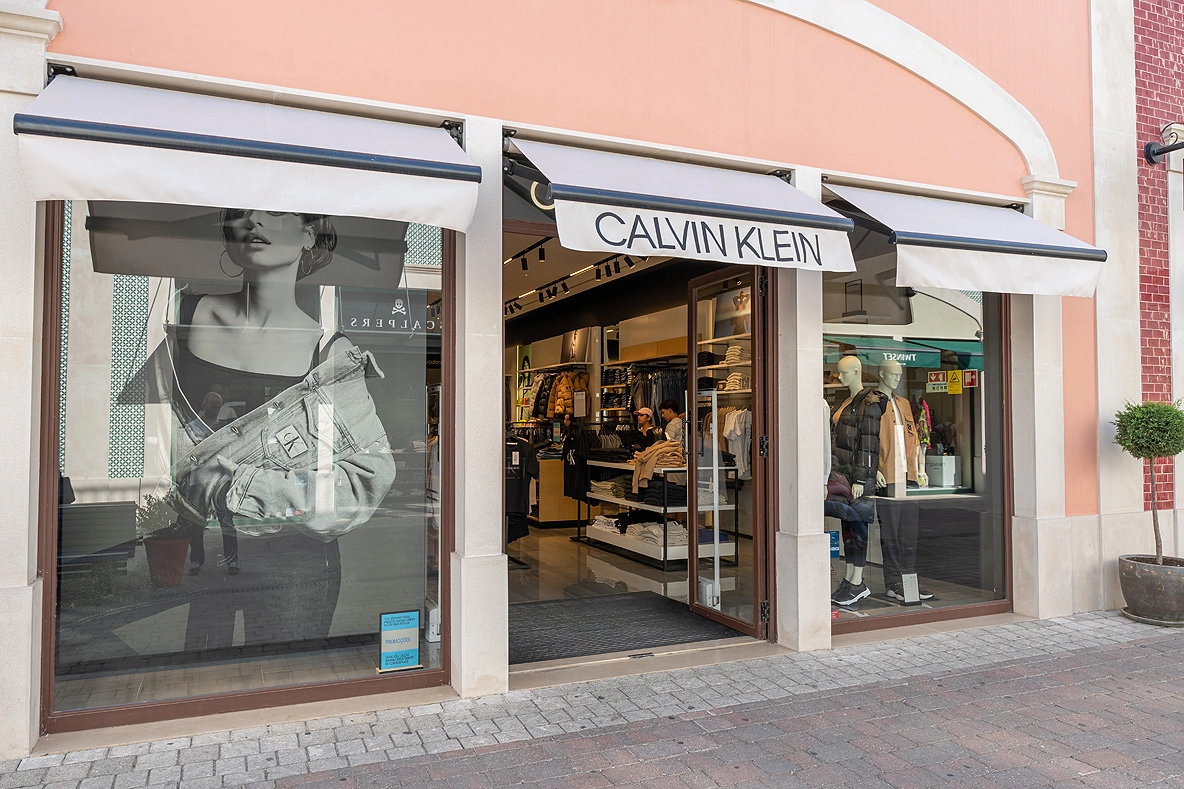 Calvin Klein Jeans Outlet - República - Shopping Light