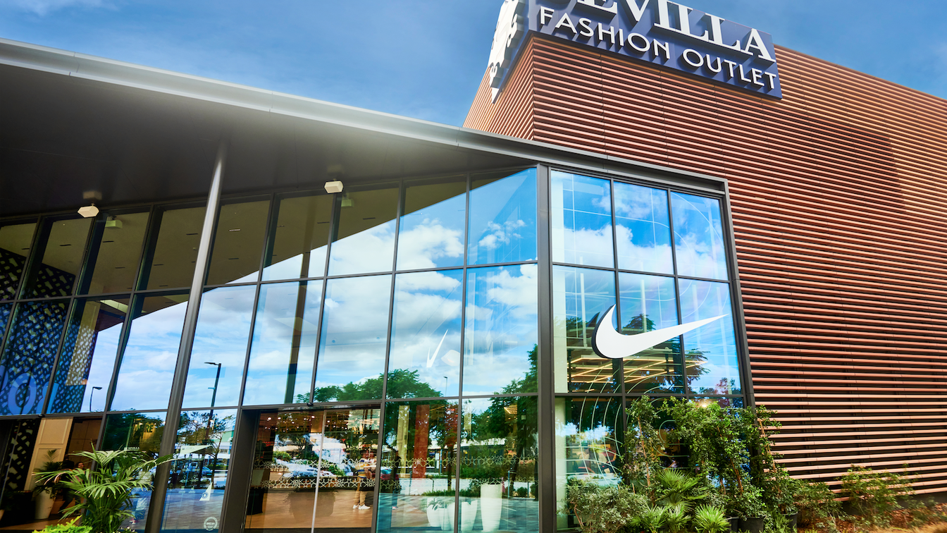 New balance outlet soleil deals