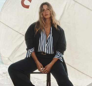 Gisele Bündchen i randig skjorta för Marc O'Polo vår sommar 2025
