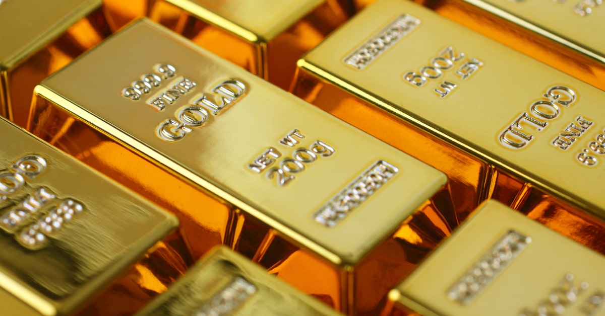 Gold Outlook: Warsh's Hawkish Tilt Boosts Rate-Hike Bets — Payrolls Take Center Stage This Week