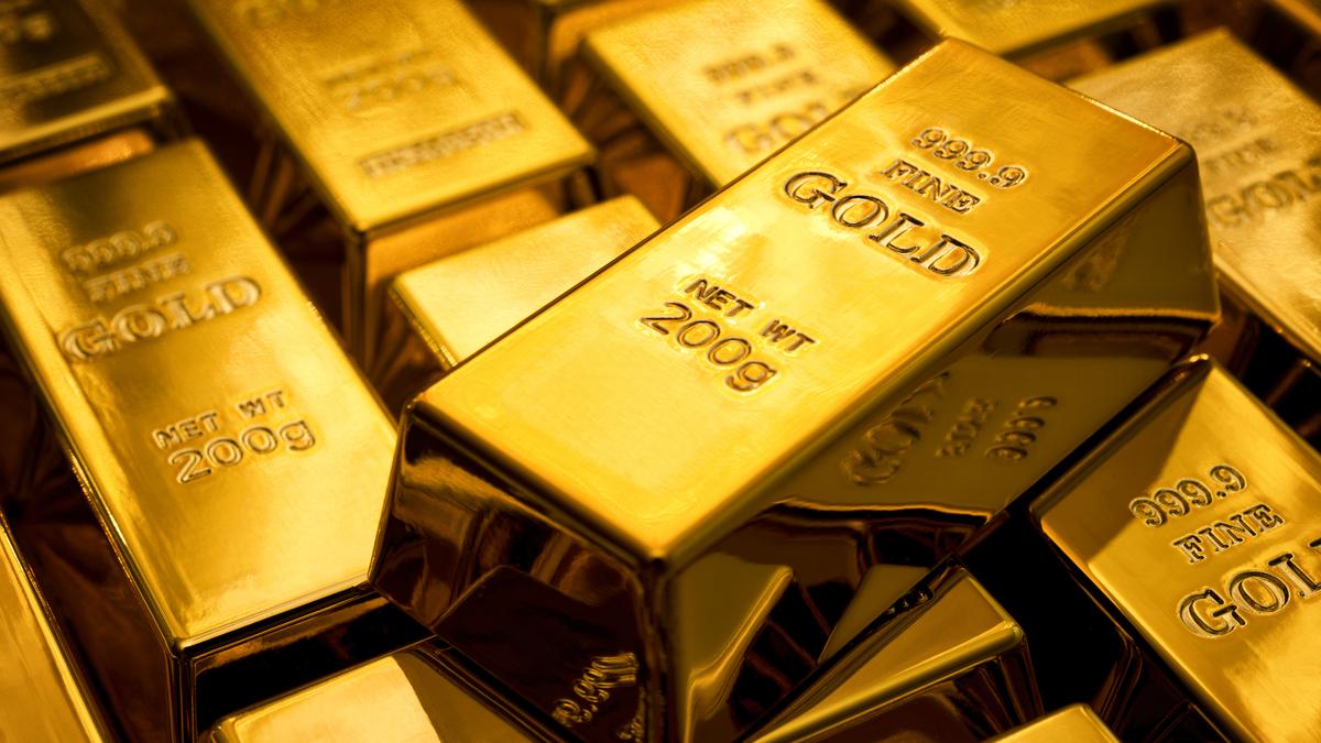 Gold Outlook: Price Clears $4,600 — Geopolitics, PCE, and Warsh's Speech in Focus