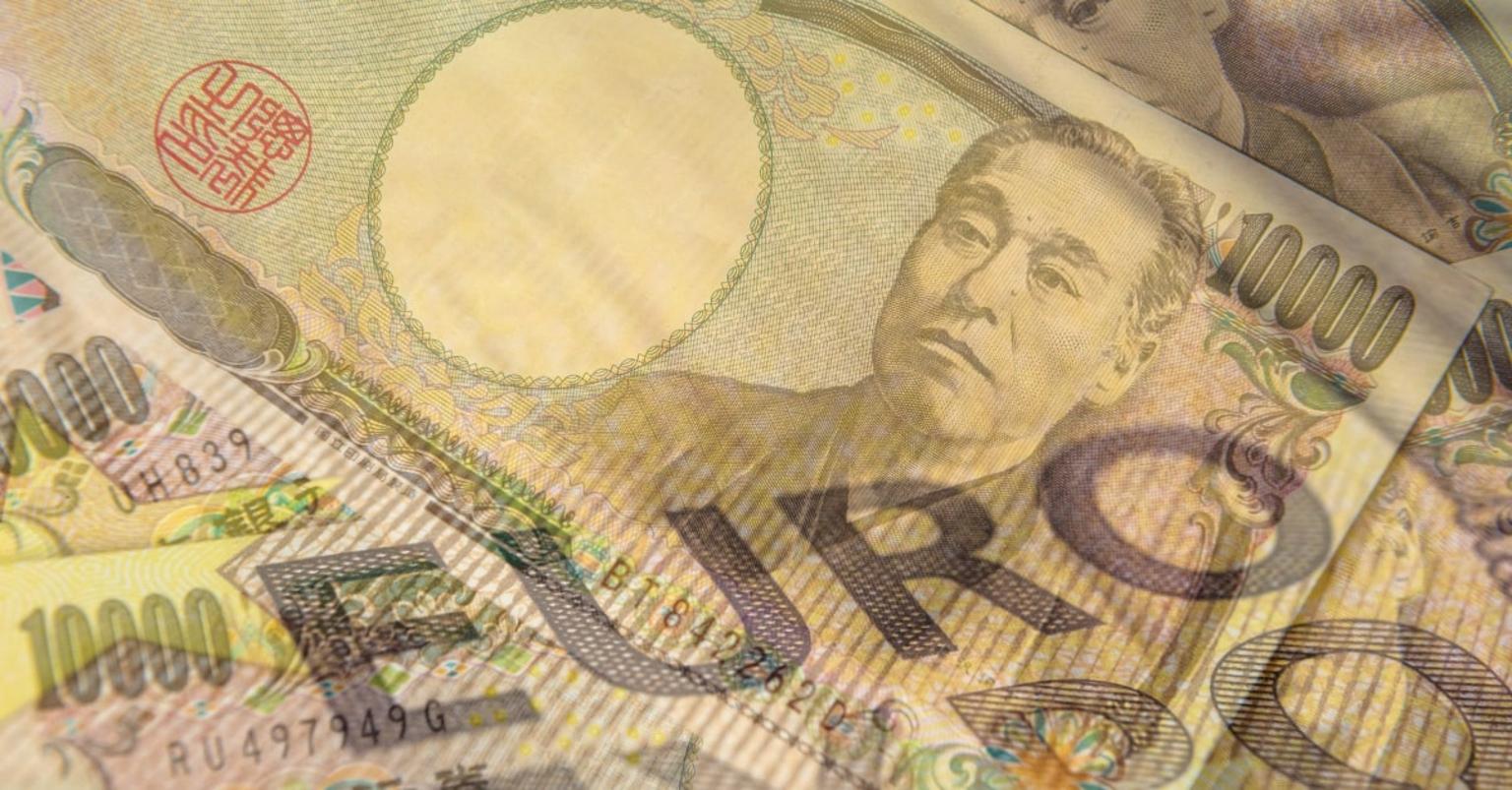 Trade the EUR/JPY Pair: Strategies, Factors, and Correlation