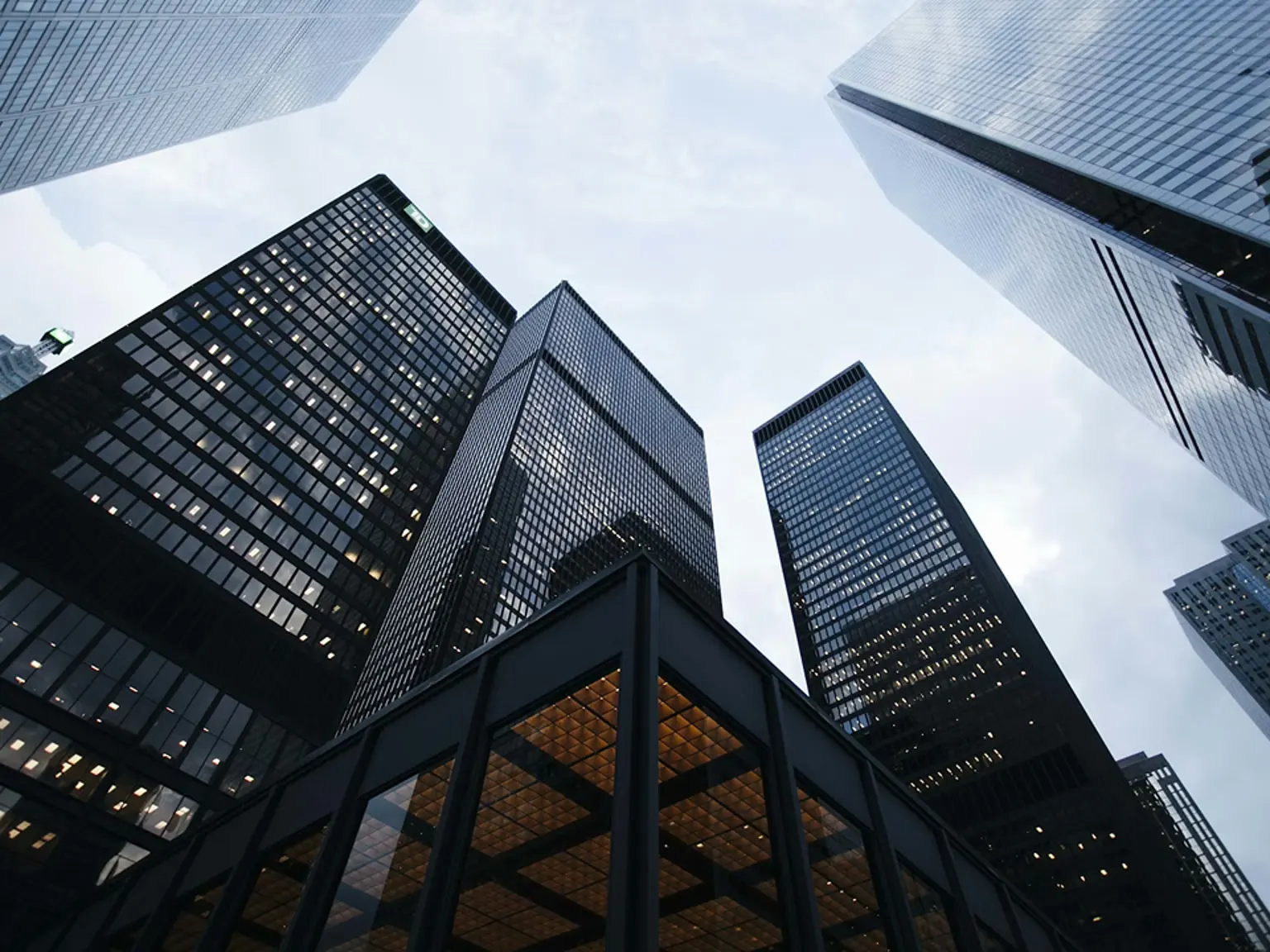 tradeinstitutional3000x3000.png